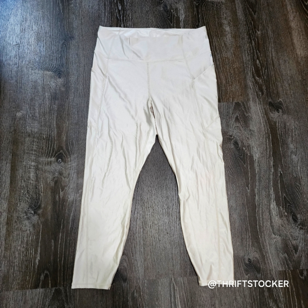 Fabletics Oasis Shine Leggings